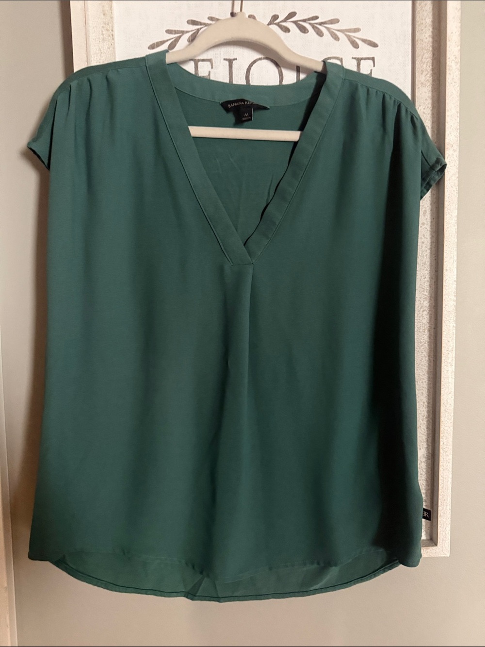 Banana Republic Sage Green V-Neck Cap Sleeve Blouse